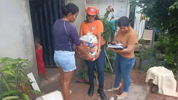 Equipes da Compdec começaram a percorrer diversos pontos da cidade desde as primeiras horas do sábado (6)
