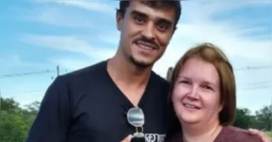 Bruno Ferrari posa ao lado de Elize Matsunaga em rua de Franca, imagem que viralizou nas redes sociais.