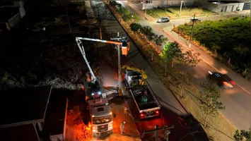 As iniciativas incluem a instalação de equipamentos modernos, reforço operacional e manutenção de redes, além da substituição de postes e da construção de novas estruturas
