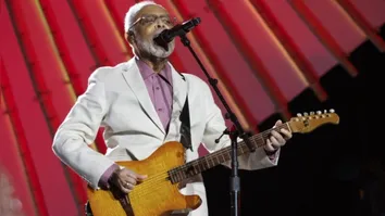 "Andar com fé" e outros sucessos agitaram a galera