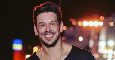 Sem citar nomes, João contou que está conhecendo uma pessoa e deu alguns detalhes sobre o início da relação