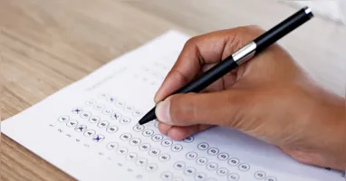 As vagas estão distribuídas entre governos estaduais e municipais, instituições de ensino, câmaras legislativas, tribunais de Justiça e forças policiais.