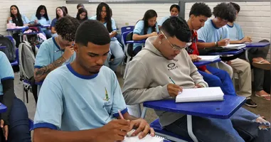 Para ter direito ao benefício, eles devem ter presença mínima de 80% nas aulas