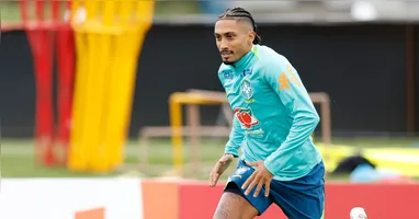 Raphinha é o único brasileiro NO Top10 do The Guardian