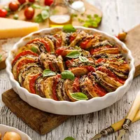 O clássico ratatoille marcou a culinária francesa pela explosão de sabores e requinte, mas é mais fácil de fazer do que parece!