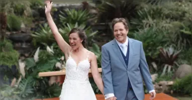 Adriana Birolli se casa com Ivan Zettel