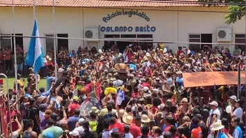 O retorno do corpo ao Marajó encerra esse ciclo com um gesto de profunda simbologia