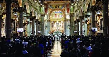Basílica de Nazaré, em Belém, terá missas em inglês, espanhol, francês e Libras durante o Círio de Nazaré e a COP30, unindo fé, cultura e acolhimento aos visitantes.