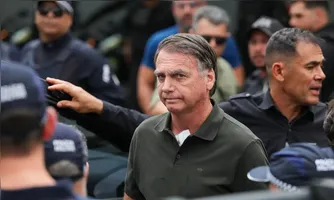 Bolsonaro está em prisão domiciliar em Brasília.