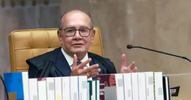 Gilmar Mendes criticou a CLT (Consolidação das Leis do Trabalho) em evento do grupo empresarial Lide, chamando-a de "vaca sagrada", e disse que o TST (Tribunal Superior do Trabalho) tenta manter regras que estão ultrapassadas.
