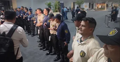 Funcionários iniciam limpeza na Blue Zone da COP 30 após incêndio.