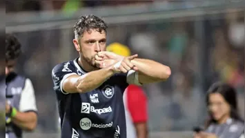 Justiça condena Clube do Remo a pagar R$ 169,7 mil a ex-zagueiro Ícaro