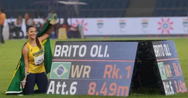 Wanna Brito celebra recorde mundial no arremesso de peso