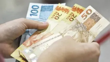 Dinheiro da segunda parcela do 13º no bolso antes do prazo