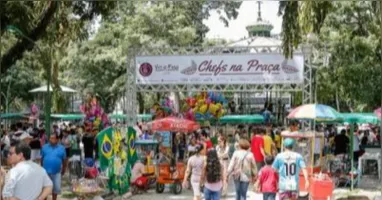Festival Ver-o-Peso traz o melhor da culinária paraense para a Praça Batista Campos, com farofas criativas, pratos típicos e muita música ao vivo.