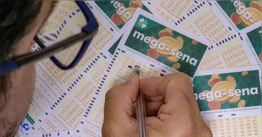 Apostas para o concurso 2.927 da Mega-Sena podem ser feitas até as 19h (horário de Brasília) desta terça-feira (14).