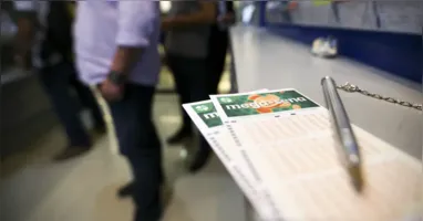Para o próximo sorteio da Mega-Sena, as apostas podem ser registradas até as 19h (horário de Brasília) de quinta-feira (28).