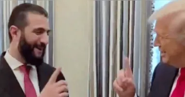 Presidente sírio Ahmed al-Sharaa (à esq.) respondeu com bom humor à pergunta de Trump sobre o número de esposas: "Uma".