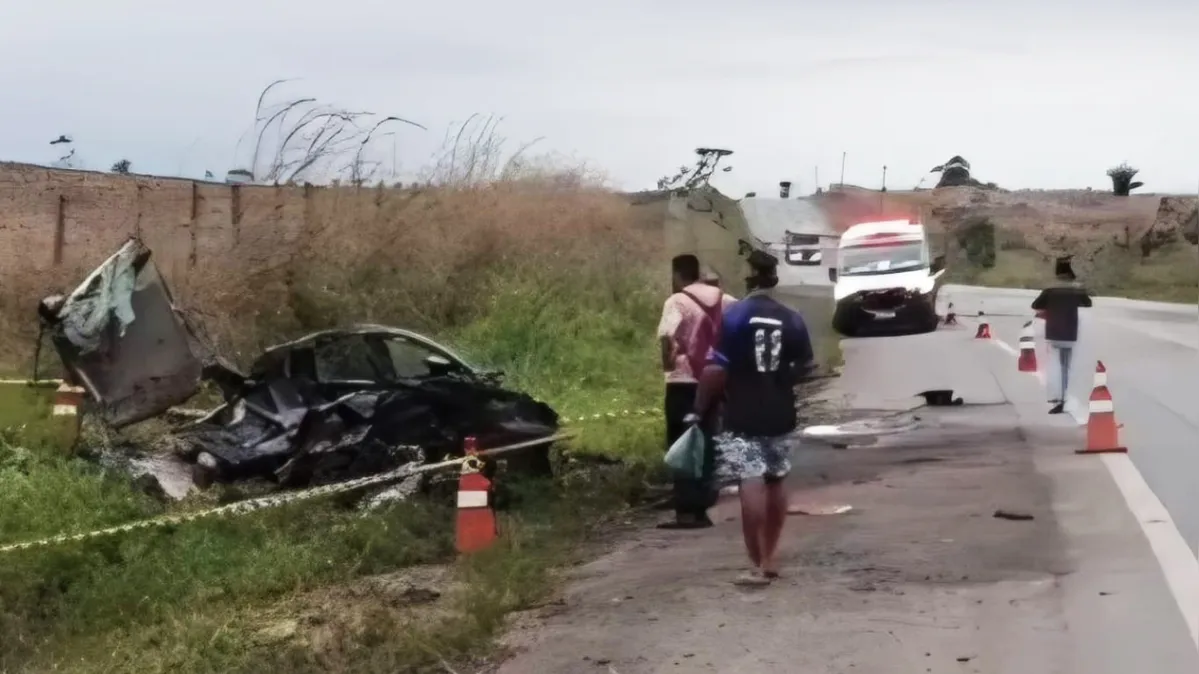 Imagem ilustrativa da notícia Carro em alta velocidade mata três pessoas em rodovia do PA