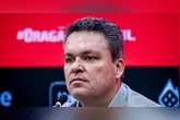 Adson Batista, presidente do Atlético-GO, afirmou que não pretende favorecer o Goiás na rodada final e ironizou o desempenho do próprio clube em jogos decisivos.