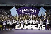 Corinthians levanta a taça após vencer o Cruzeiro por 1 a 0 e conquistar o heptacampeonato do Brasileiro Feminino diante de mais de 41 mil torcedores na Neo Química Arena.