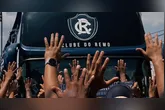 Clube do Remo recebe apoio caloroso da torcida antes de viagem decisiva para a Série B