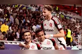 Jogadores do Flamengo comemoram gol pela Copa Intercontinental