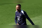 Mbappé se prepara para o duelo entre França e Ucrânia pelas Eliminatórias Europeias.