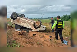 O capotamento ocorreu por volta das 7h da manhã do sábado, dia 11 de outubro