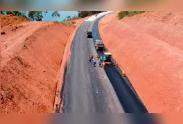 Apesar da conclusão da fase de pavimentação, o DNIT informou que o trecho recém-finalizado ainda passará pela fase de sinalização