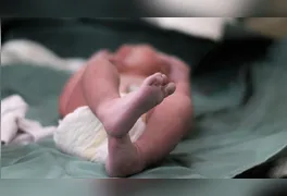 Após o parto, a equipe do Serviço de Atendimento Móvel de Urgência (SAMU) foi acionada e conduziu mãe e filha para o hospital.