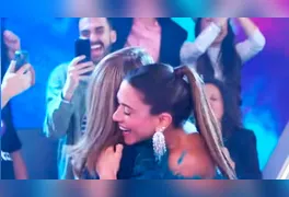 Daniela Beyruti e Patrícia Abravanel comemorando a meta batida e ultrapassada do Teleton 2025