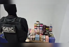 Na residência dos acusados, os investigadores encontraram um vasto estoque de produtos