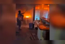 O fogo começou na área interna do estabelecimento e foi controlado antes de causar maiores danos