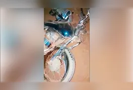 Segundo informações preliminares, Pedro conduzia uma motocicleta e levava na garupa a esposa e os dois filhos