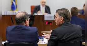 Defesa de Bolsonaro questiona delação de Mauro Cid e acesso as provas