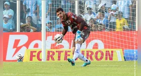 Apesar de rumores da saída do goleiro, o clube acabou garantindo a permanência do atleta bicolor.
