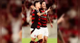 Pedro (à direita), comemora vitória, liderança e centésimo gol no Maracanã