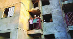 O ministro Jader Filho durante vistoria dos apartamentos do residencial São José Operário, que contarão com varandas
