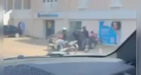 Vídeo mostra a ação da dupla no assalto no estacionamento