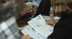 O envio deve ser feito em formato de imagem ou PDF do documento original ou cópia autenticada.