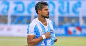 O lateral-direito Bryan Borges ,