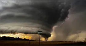 O afastamento do ciclone deve ocorrer gradualmente entre quarta e quinta-feira (11).