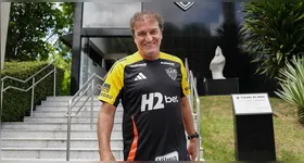 Cuca pode chegar ao Baenão para um projeto grandioso