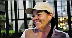 Sem a diva por lá, fãs como Daniele Mendonça esperavam por qualquer movimento no hotel para tentar um contato
