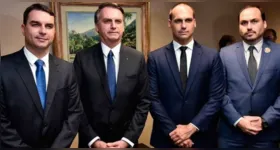 Flávio, Jair, Eduardo e Carlos Bolsonaro.