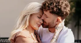 Karoline Lima e Léo Pereira anunciam volta do namoro com declaração conjunta nas redes sociais.