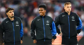 Estêvão (centro) foi eleito o melhor jogador da partida