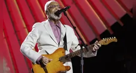 "Andar com fé" e outros sucessos agitaram a galera