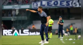 Apesar da pressão, António Oliveira seguirá no comando técnico do Remo.